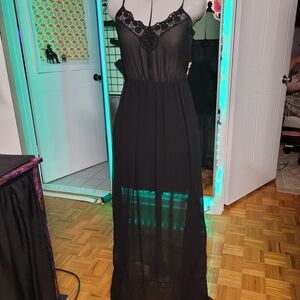 Elegant Black Lace Maxi Dress